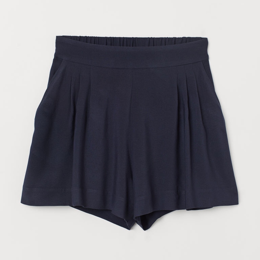 H&M navy shorts